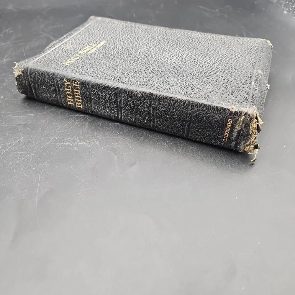 Vintage‎ Holy Bible With Helps Illustrated 1945